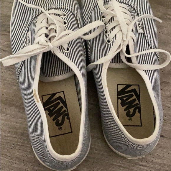 Vans - Picture 3 of 5